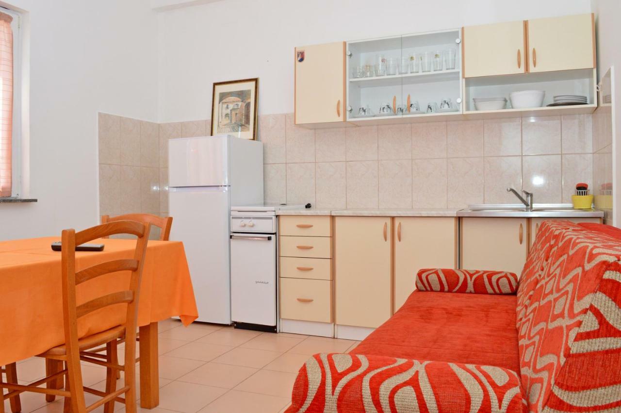 Apartments Macak Новаля Екстер'єр фото