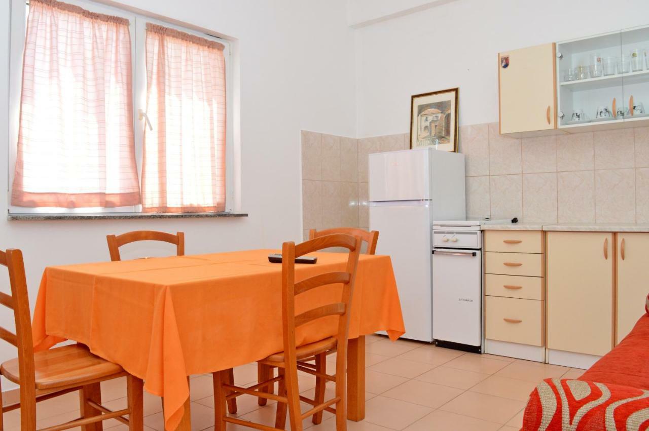 Apartments Macak Новаля Екстер'єр фото
