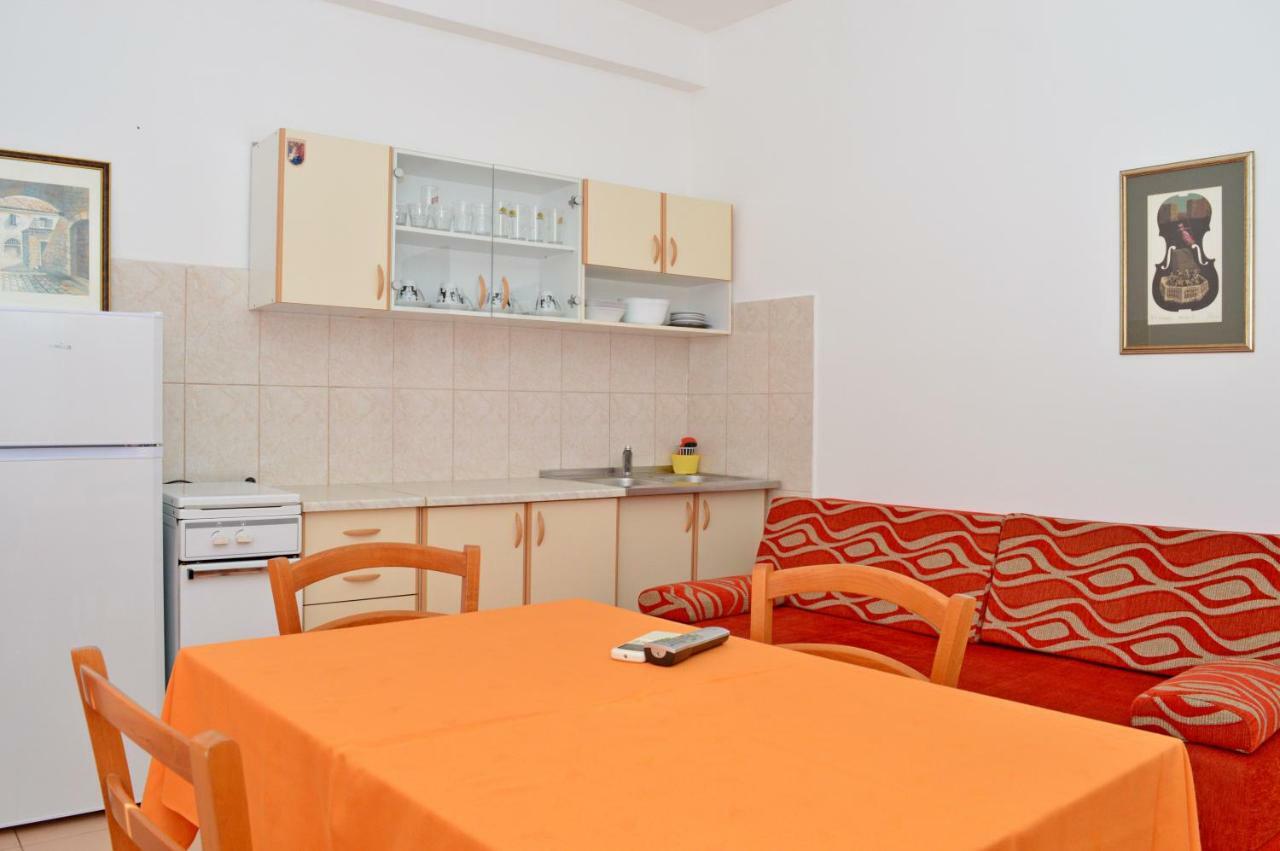 Apartments Macak Новаля Екстер'єр фото